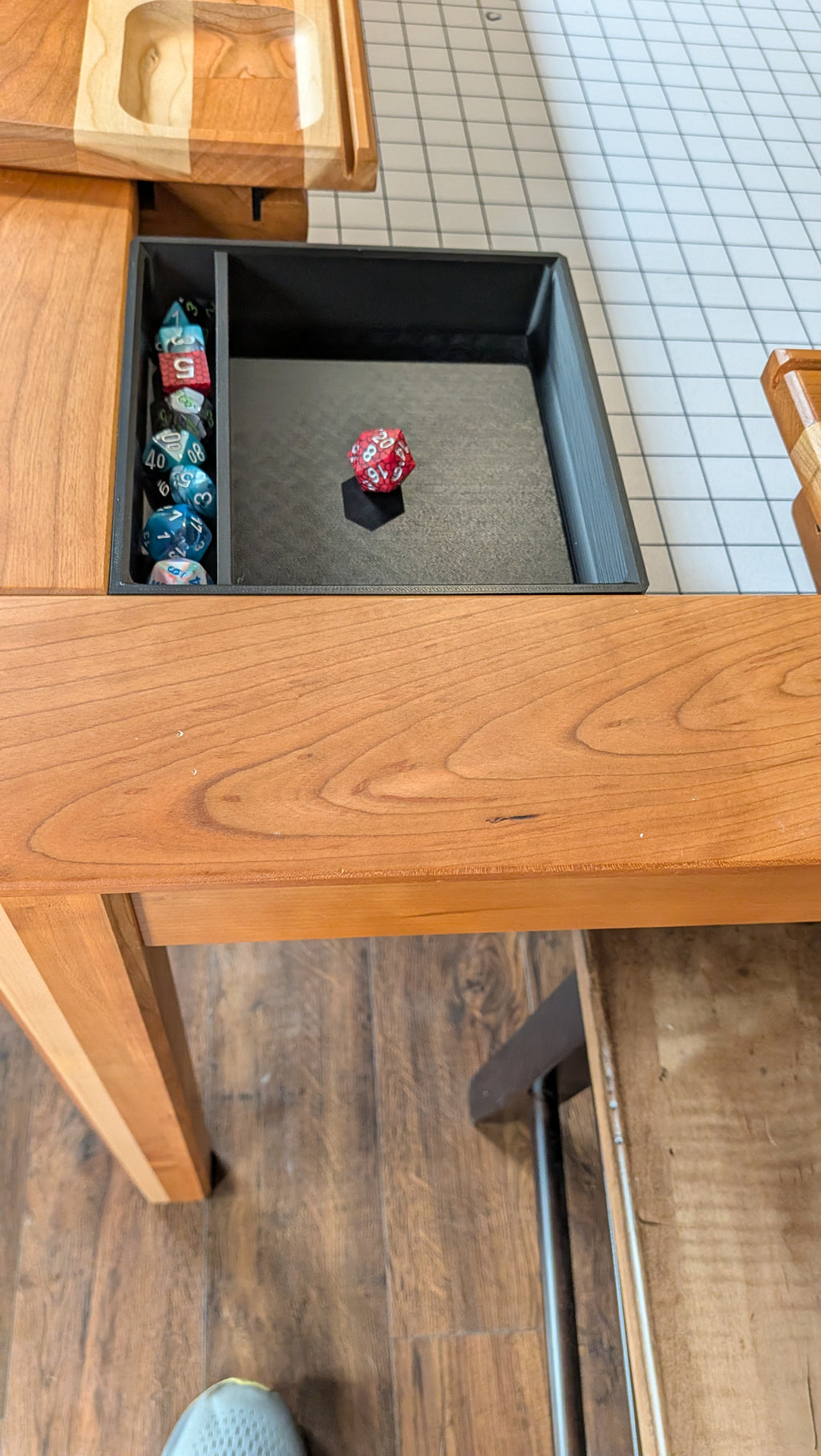 Wyrmwood Compatible Corner Dice Tray And Holder - For Tables With Magnetic Rail